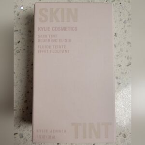 Kylie Cosmetics Skin Tint New